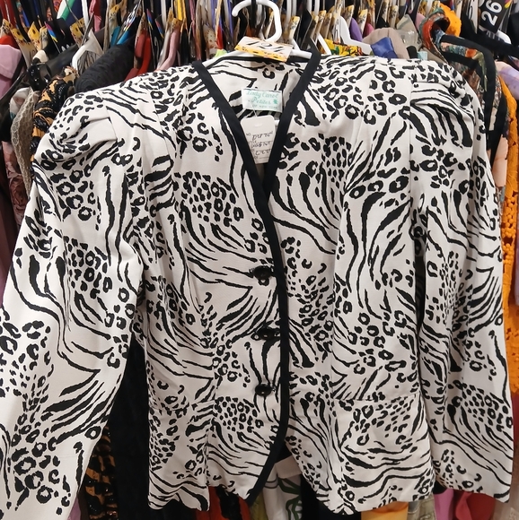 Peplum style blazer - Picture 1 of 3